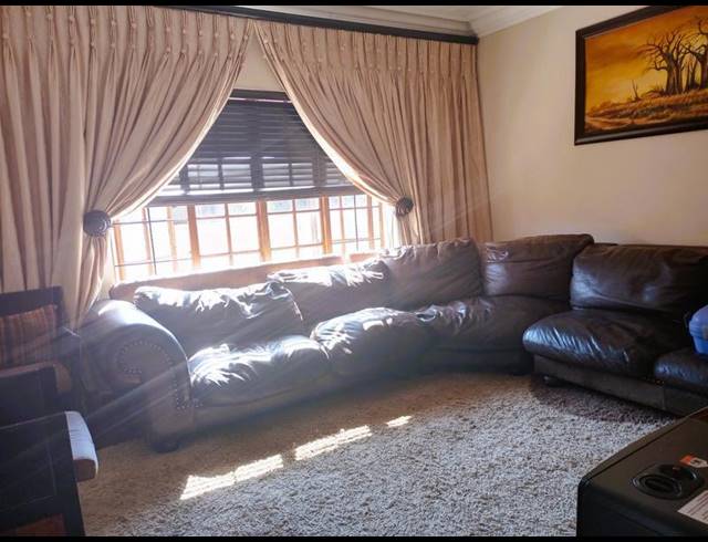 4 BEDROOM HOUSE FOR SALE IN WATERBERRY COUNTRY ESTATE